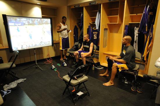 南宫官方网站-包含迈阿密热火发布备战花絮，今晚更衣室发声，NBA常规赛任务艰巨，更衣室氛围转暖的词条